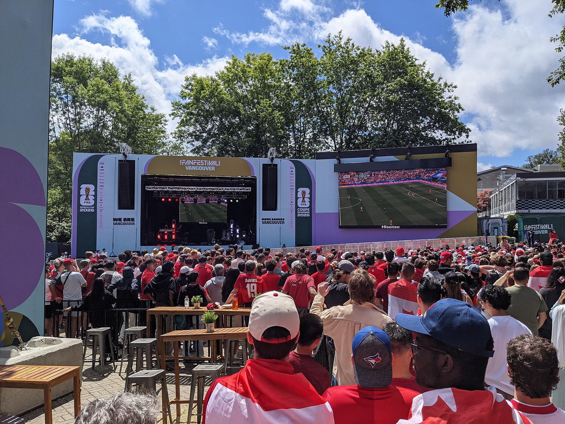 Aficionados en el Fan Festival del Mundial 2026 en Vancouver