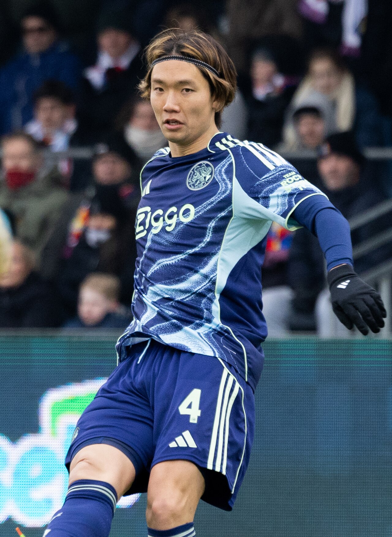 K. Itakura